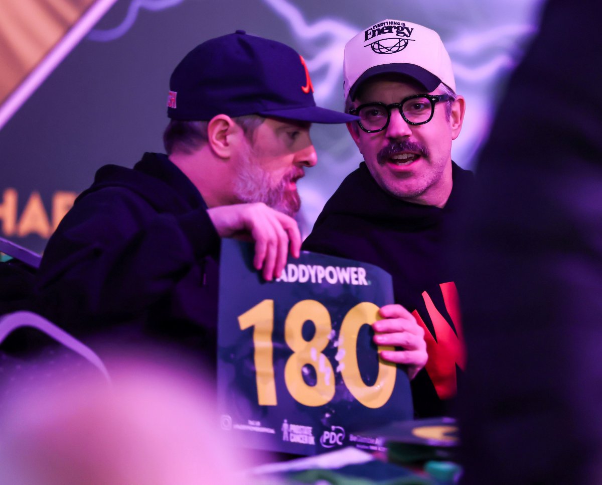 OfficialPDC's tweet image. Barbecue Sauce 🎯

Ted Lasso &amp;amp; Coach Beard in the house this evening 🙌