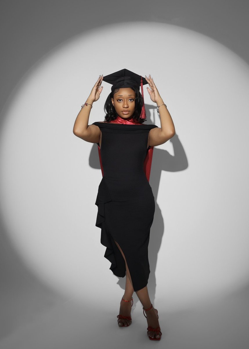 kaleahhhh_'s tweet photo. Master of Science in Textile Engineering 👩🏽‍🔬

NC State alumna x2

PhD loading…..🎓 https://t.co/M6O1Q7O2A2