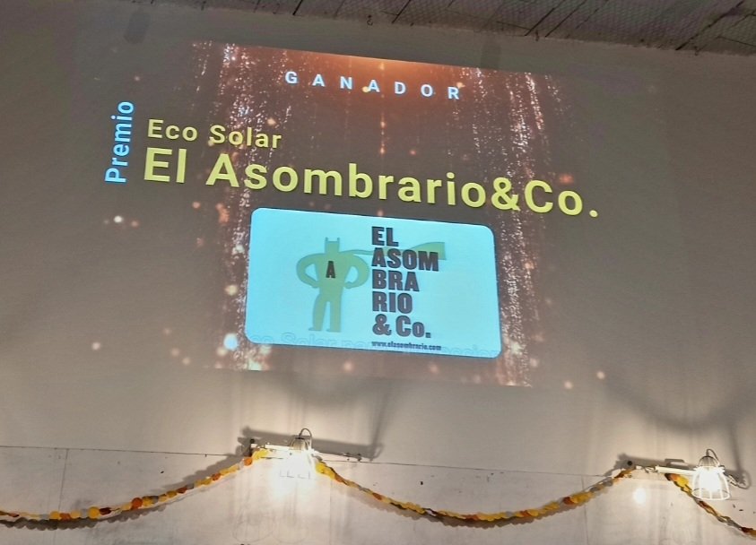 APIA_es's tweet photo. Enhorabuena a todos lxs premiadxs y a @Elasombrario @rafaruizmad y @Manuelcuellar por el premio #EcoSolar de @Ecooo_ 3 edición Premios Invierte el Mundo
y a toda la #GenteAPIA que ha asistido. 👍
@AverAves @RosaPradasRegel @josefinamaestre @LuisGuijarro72 #javiermartinez https://t.co/tvmVcyhrvP