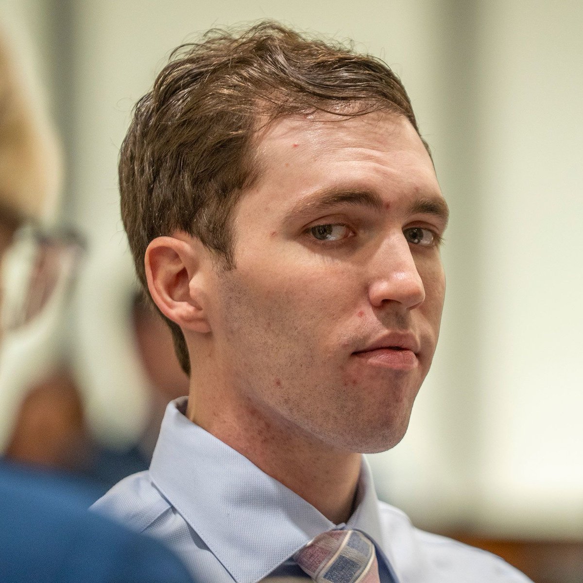 🔴 Charlie Kirk'ün katili olduğu iddia edilen Tyler Robinson ilk kez mahkemeye çıktı.