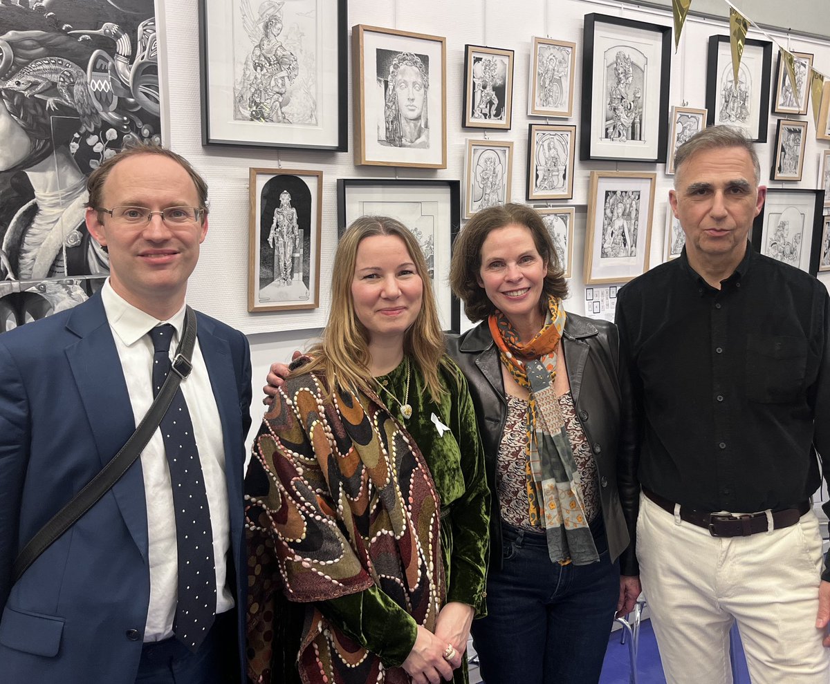 PBouchet_'s tweet image. 🎊 Fête des associations ce soir a la @mvac_latin. Merci à Sandrine Rouet pour cet accueil chaleureux et comme toujours musical 🎵 
Nombreux échanges animés 
Exposition de Vincent Marit jusqu’à fin Janvier ⚠️ Vérifier les jours 
#Paris5 #associations #Musique #Culture