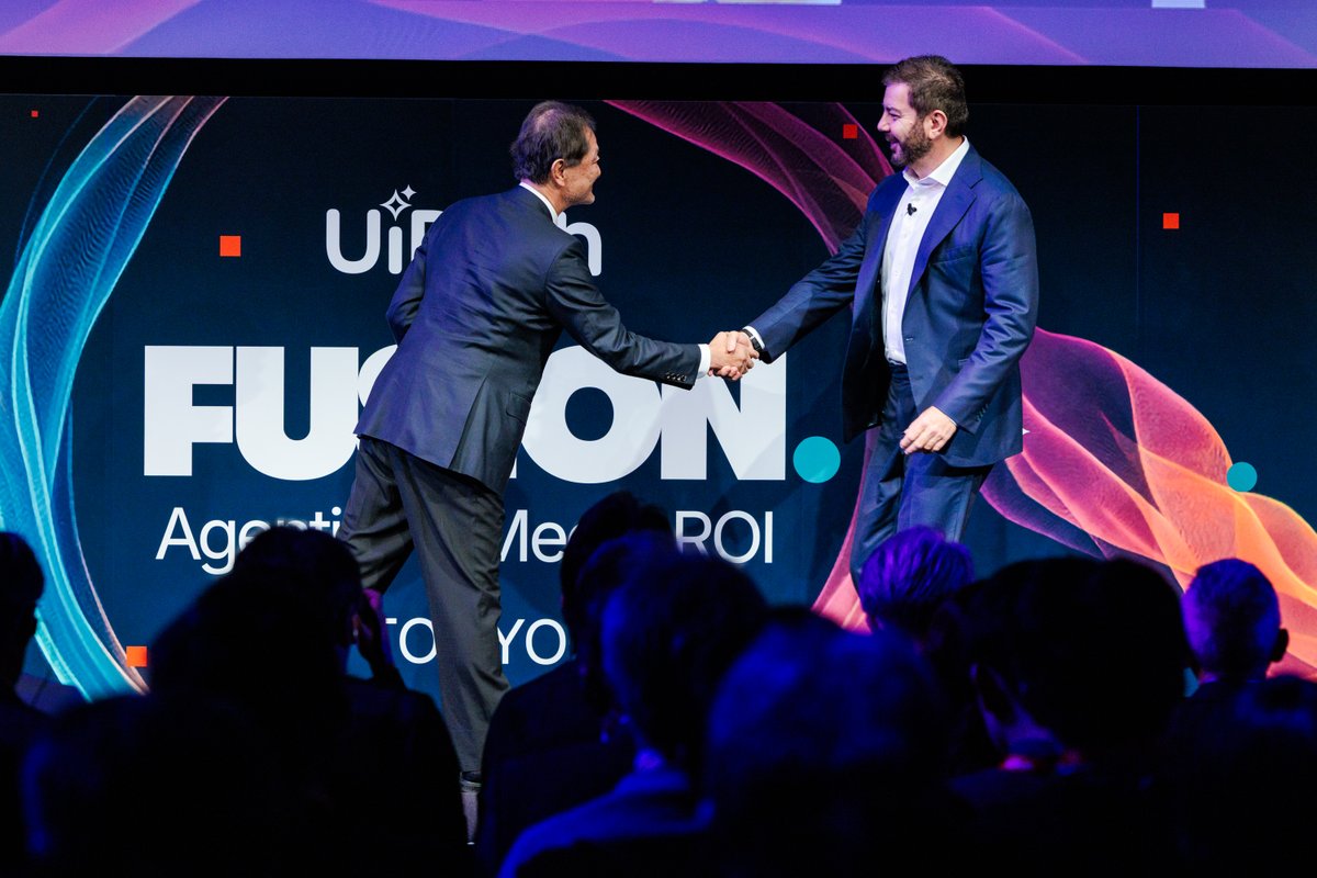 Daniel Dines tweet media