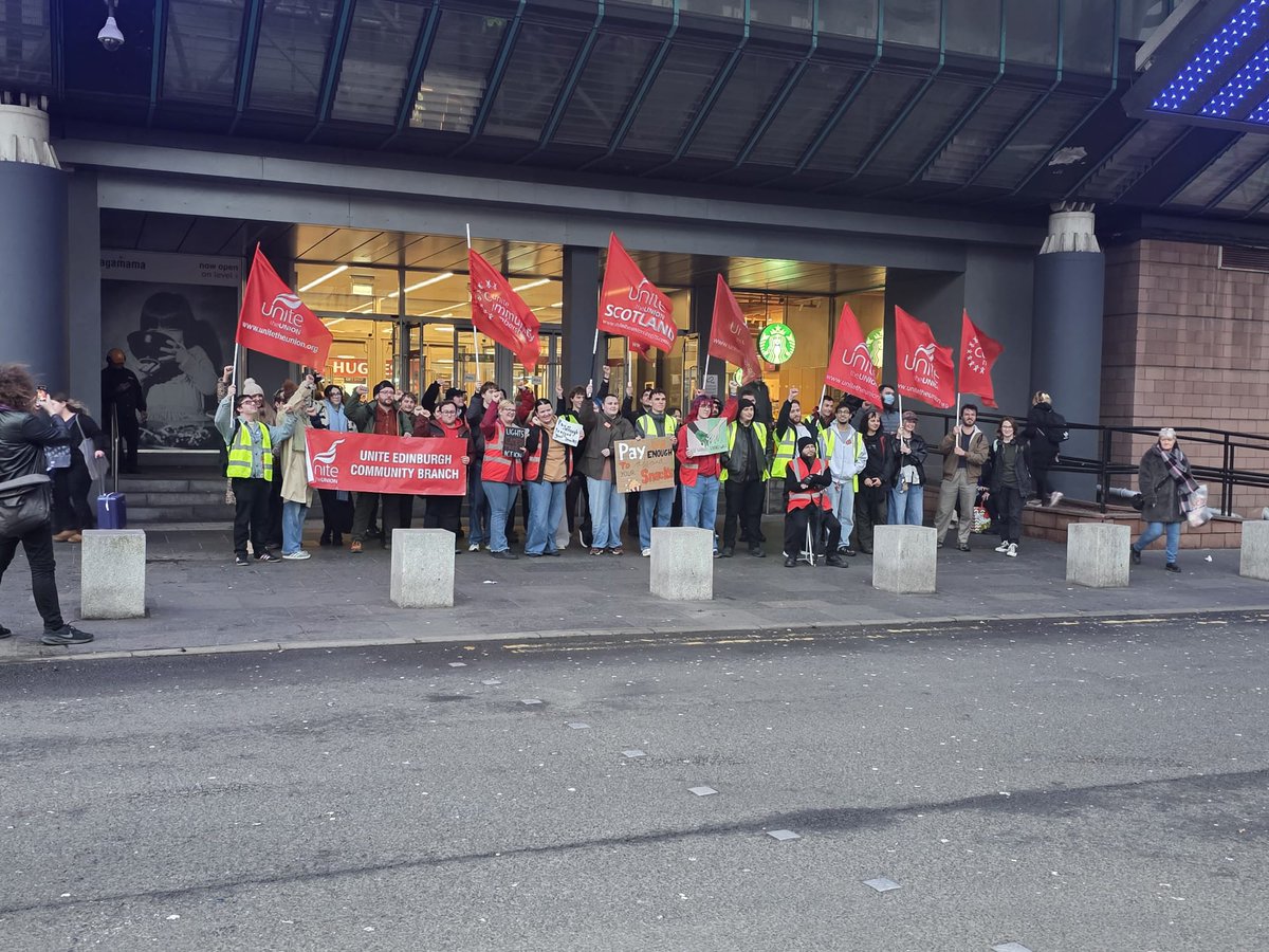 LukeThomsonLAB's tweet image. Standing in support of @FairHospitality  in their dispute with @vuecinemas , this is the first strike at a cinema in Scotland and it was privilege to be on the picket line supporting my unite friends and colleagues. Standing in Solidarity ✊

#strike #Scotland #picketline
