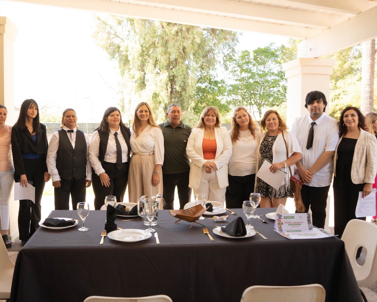 📜 Entregamos 195 certificados del Plan Provincial de Capacitación y Formación Profesional 2025, una política que impulsa la formación en oficios y acompaña la inclusión sociolaboral. 

🤝🏻 Este trabajo se desarrolla junto a organizaciones de la comunidad y apunta también a la