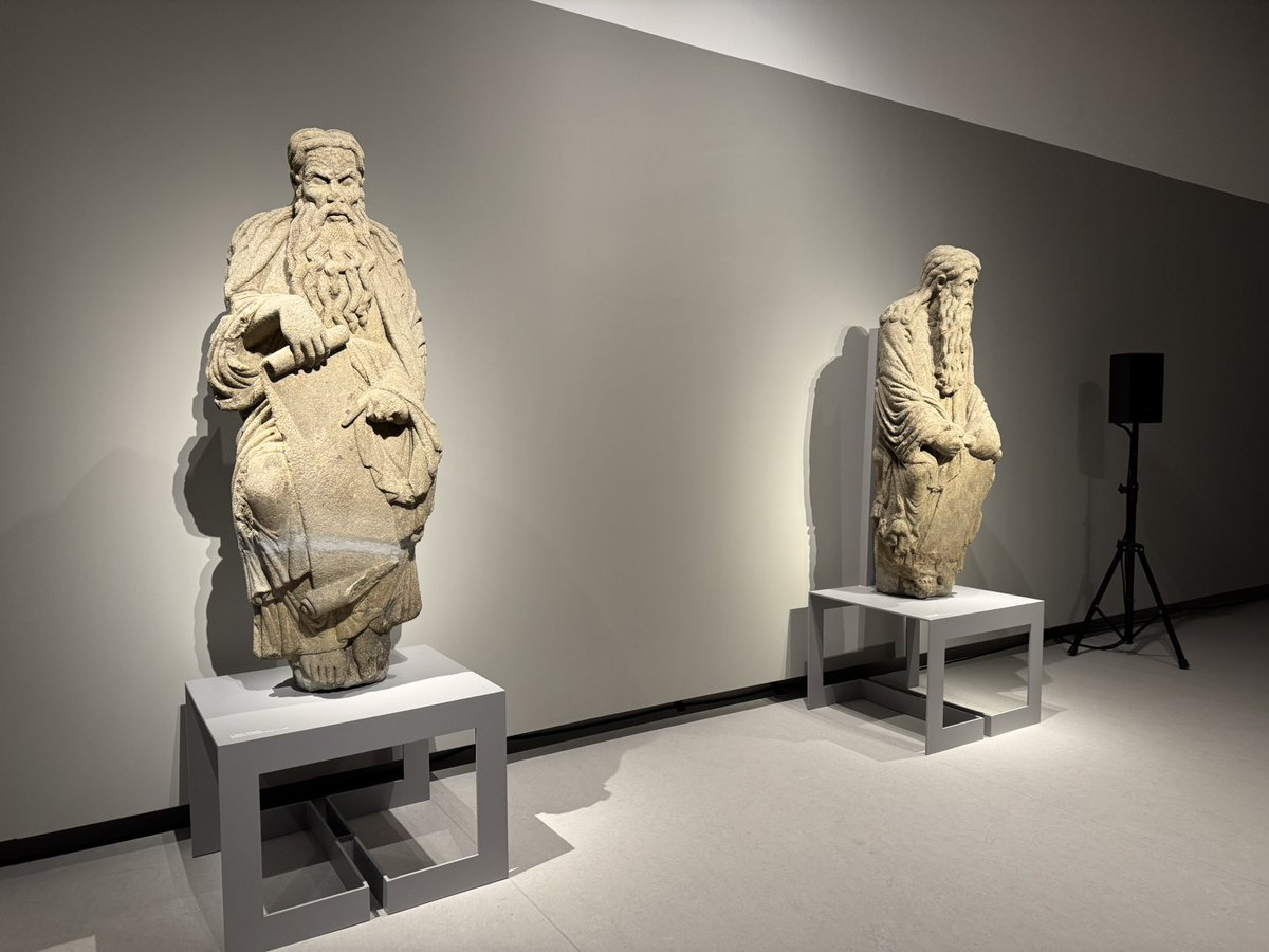 📍 As esculturas poden visitarse xa na Ala Sur do Museo do Pobo Galego nunha mostra aberta a toda a veciñanza e cidadanía.