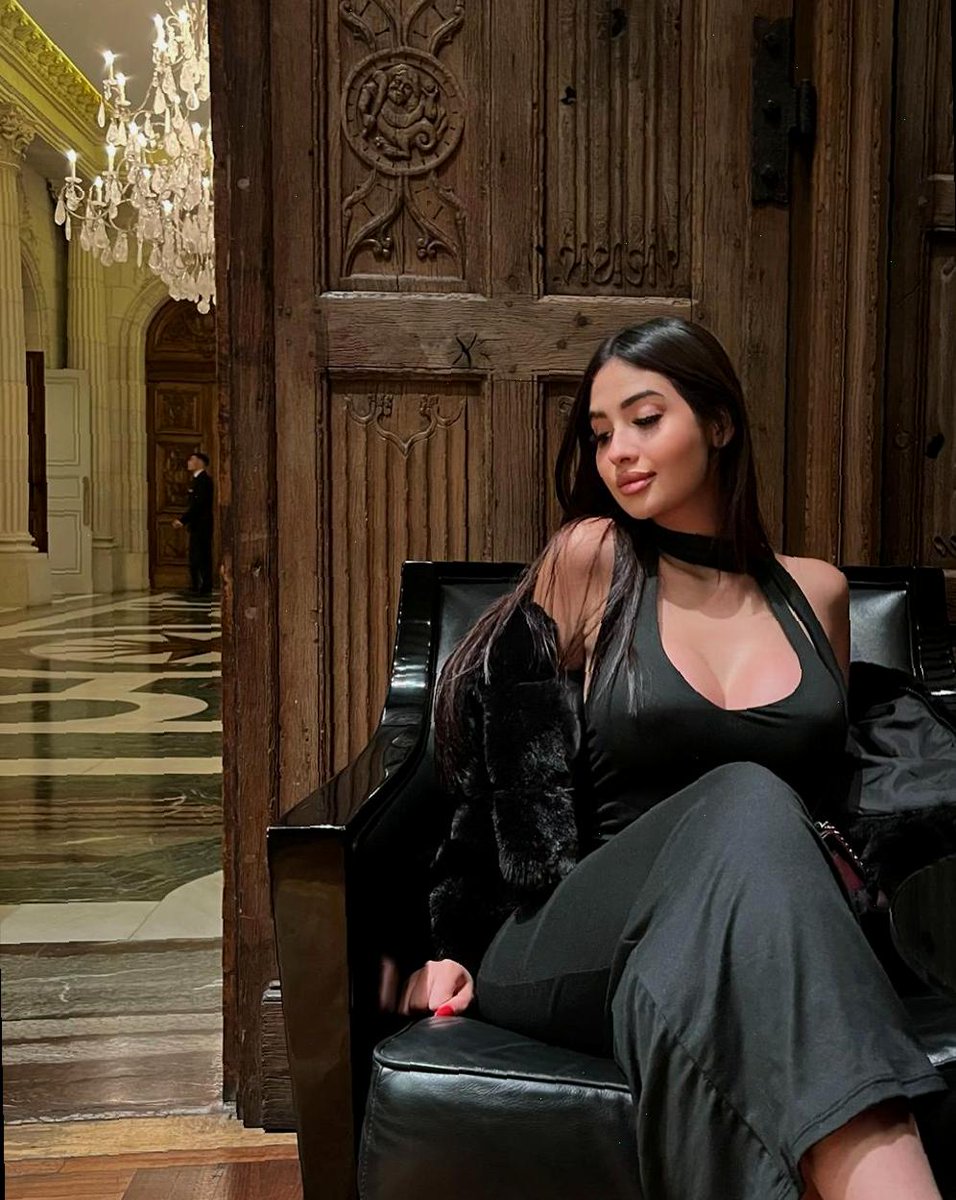 PRINTART3's tweet image. took a selfie, deleted it, took another, still insecure but okay 📸