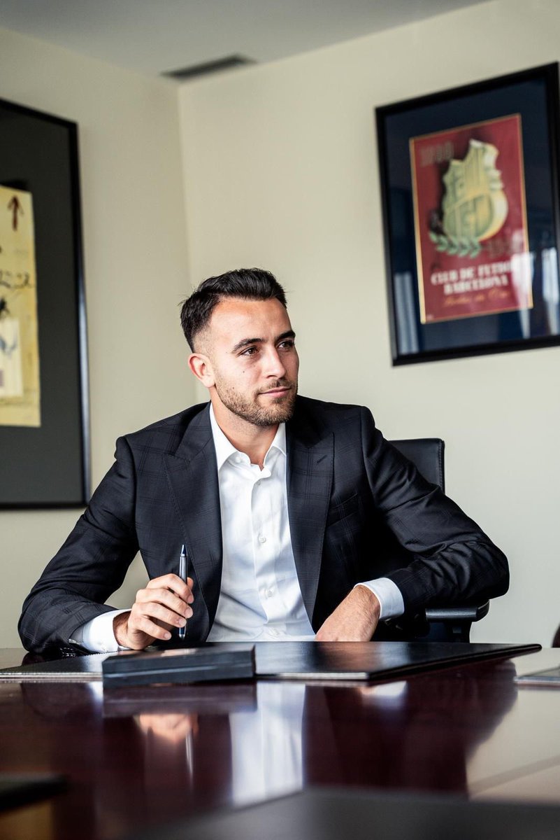 ericgm3's tweet image. 2031. Orgull i responsabilitat. 

Això és el que sento en renovar amb el Club de la meva vida. Orgull per vestir la samarreta blaugrana per 13 temporades i sumant. Responsabilitat pel que comporta defensar aquests colors i la seva història.

#ForçaBarça 💙❤️