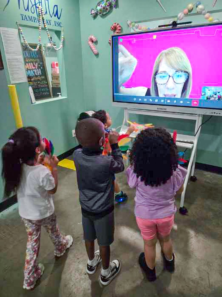 wedupbs's tweet image. Families across our community are enjoying Family Math! 🧮✨ We trained staff at @MyCBHC Family Resource Centers &amp;amp; Inspira Tampa Bay to offer Family Math programs in their centers. Thanks to @PBSSoCal for this incredible program! #FamilyMath #EarlyLearning