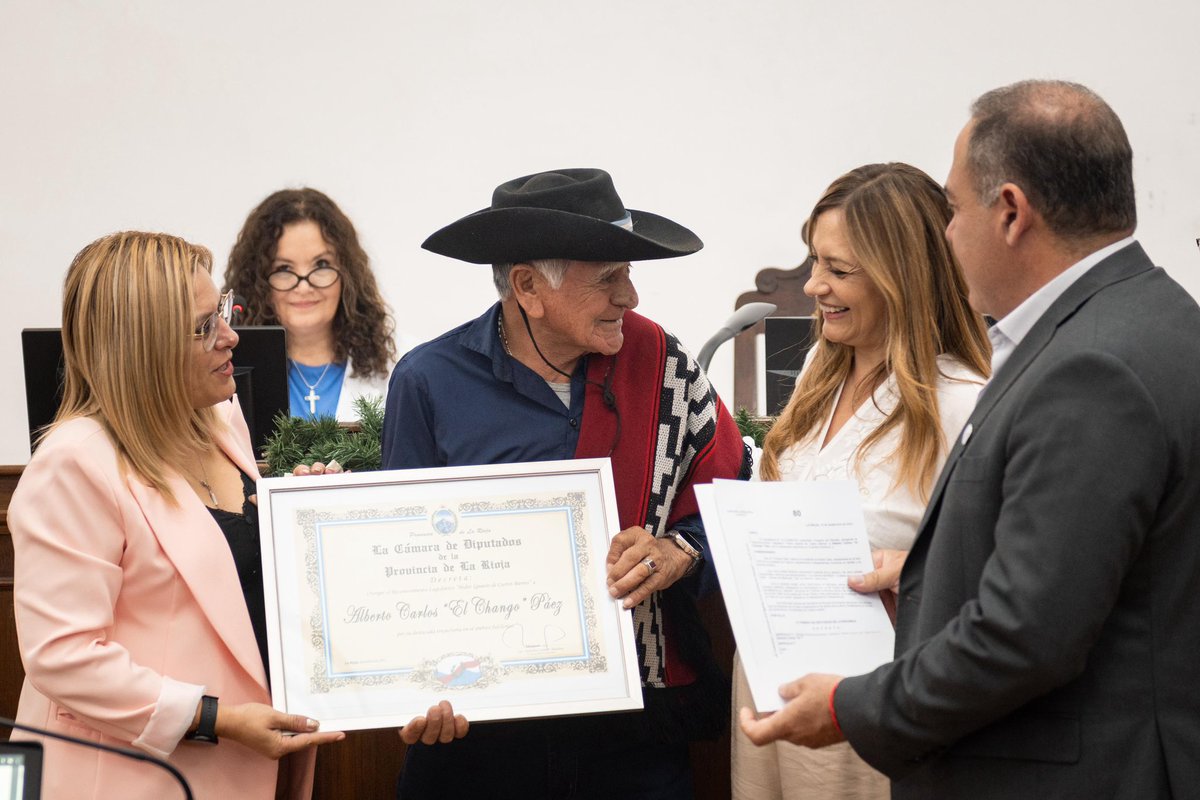 Cerramos el 140° Período Legislativo con una sesión que reafirma nuestra memoria, identidad y el valor del reconocimiento.

Acompañamos la designación del Parque Provincial de la Memoria “Carlos Alberto Illanez” y aprobamos que la papelería oficial lleve la leyenda por los 50