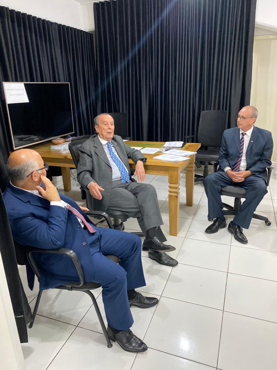 Fun_Peracchi's tweet photo. Eleição da nova Diretoria Executiva da Funperacchi, biênio 2026/2027, reúne Conselho Deliberativo. Os conselheiros, por unanimidade, reelegeram Aroldo Medina, para presidente e o doutor Renan Lisboa, promotor de justiça aposentado, vice-presidente. https://t.co/K7kj4wyr89