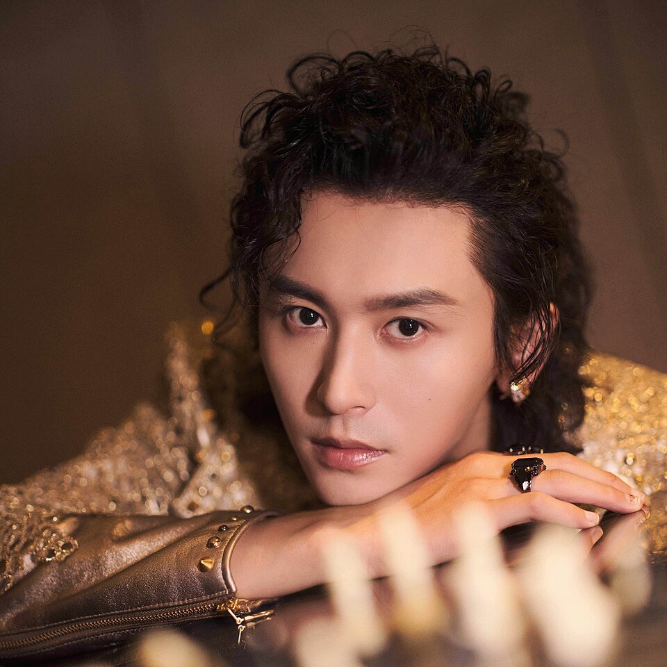 TOP100KPOP's tweet photo. ZHANG ZHEHAN is nominated for Most Handsome Men In The World 2025.

🚨 LAST DAYS TO VOTE!!!
🔗 VOTE: https://t.co/Rc5ES8sU95 https://t.co/yd5hcxMTjs