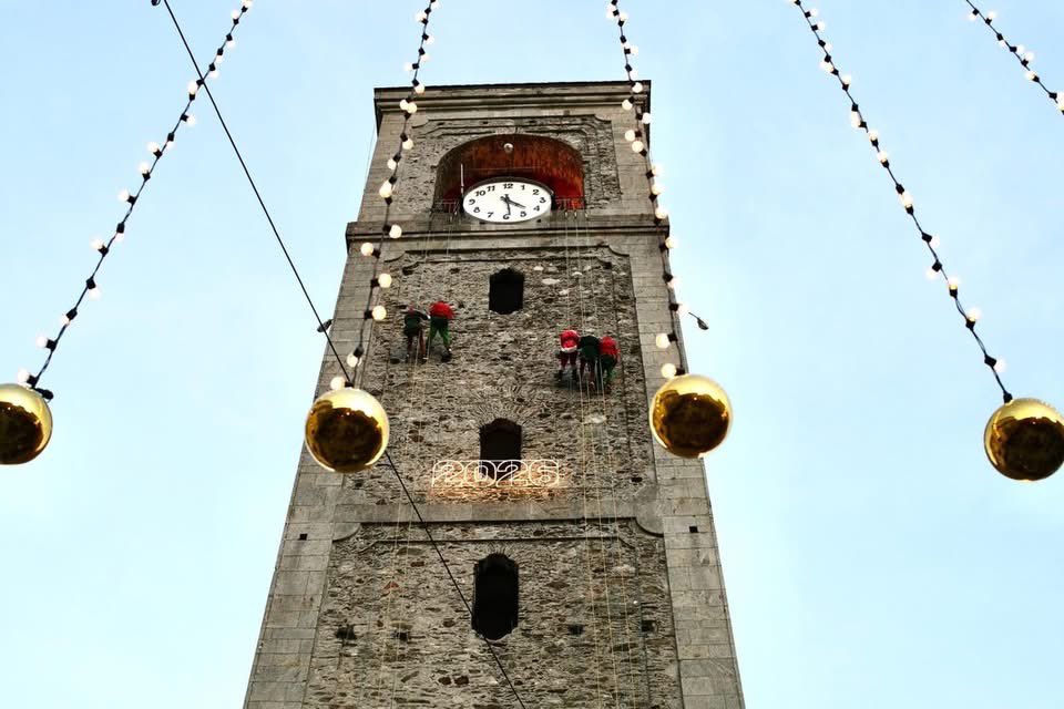 🎄💫La città di #Sondrio si accende per il #Natale regalando a tutti un’atmosfera speciale. 
Mercatini, spettacoli, musica, visite guidate e prodotti enogastronomici d’eccellenza. Vi aspettiamo in #Valtellina. Buona serata a tutti!😊

#montagna #sertori ⤵️
facebook.com/share/p/1JhTUX…