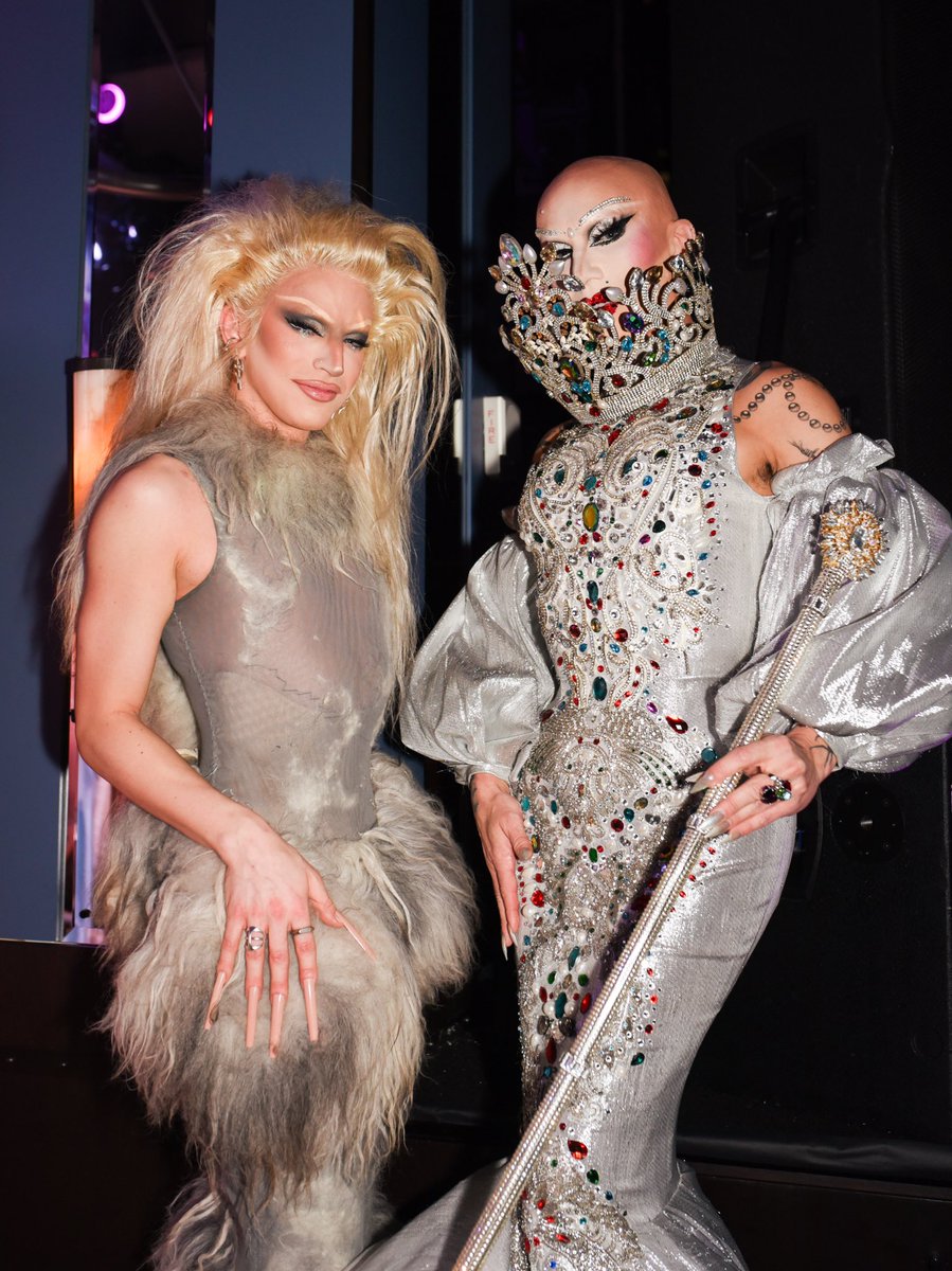 ajjordanphoto's tweet image. two brooklyn winners 👑 @aquariaofficial @sasha_velour