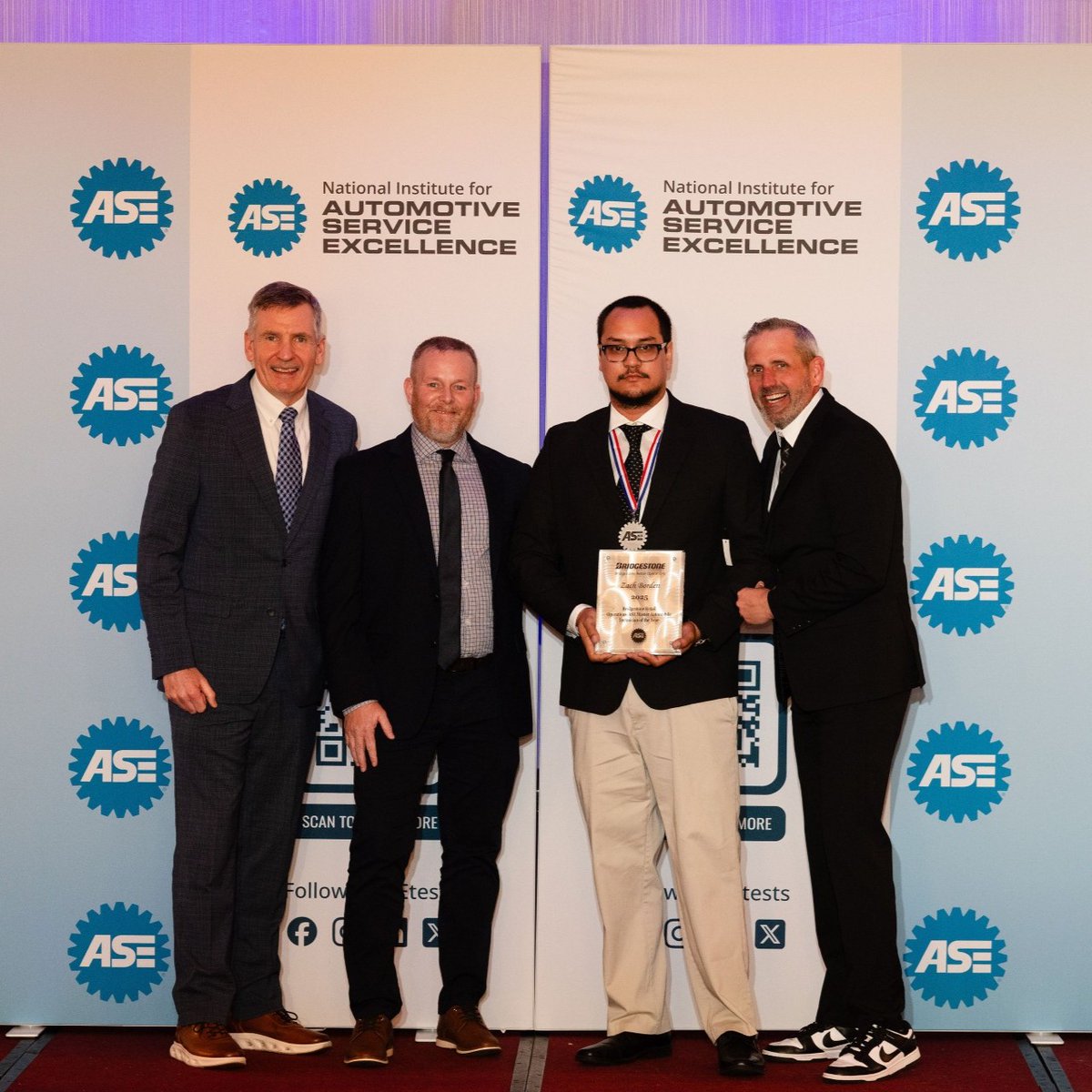 Bridgestone Retail Operations announced Zachary Borden as its 2025 ASE Master Technician of the Year in recognition of his exceptional technical expertise, productivity, and leadership.

Read more here: tractionnews.com/bridgestone-na…

#Bridgestone #ASE #TechnicianOfTheYear #BSRO