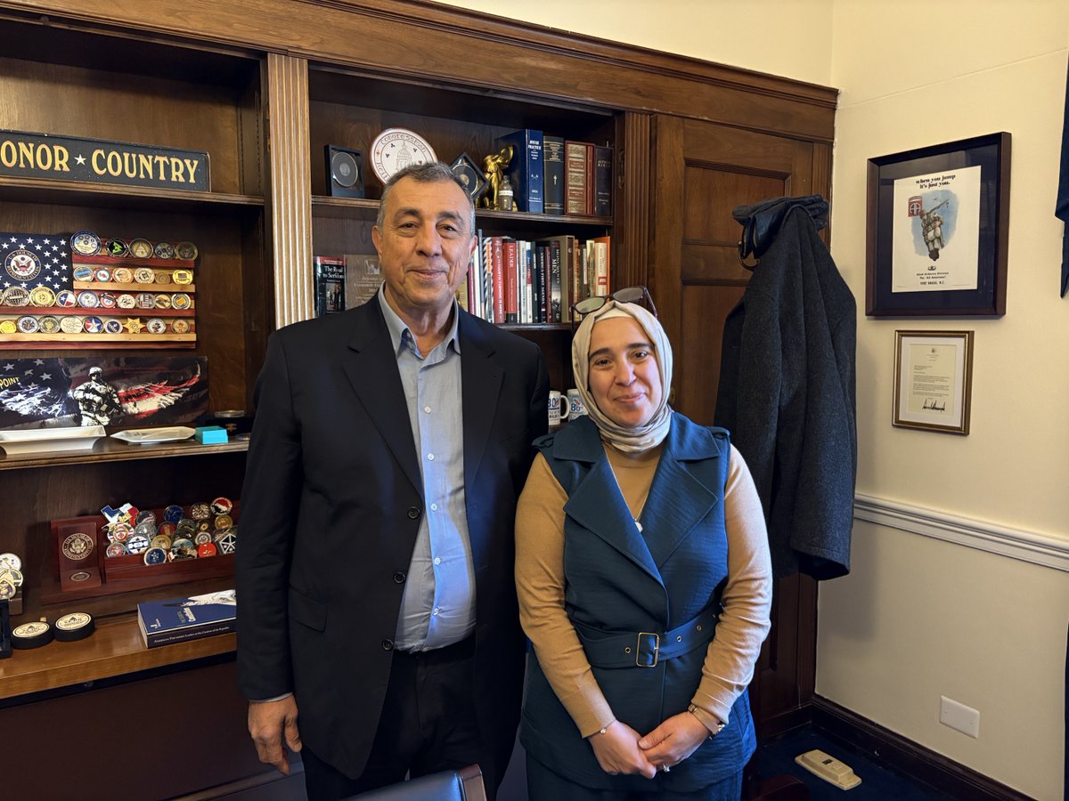 Amerika kongre binasında Kürd kadınlarını çalışan Sayın Hafsa Girdap ve sayın Efe Çaman hocam ile