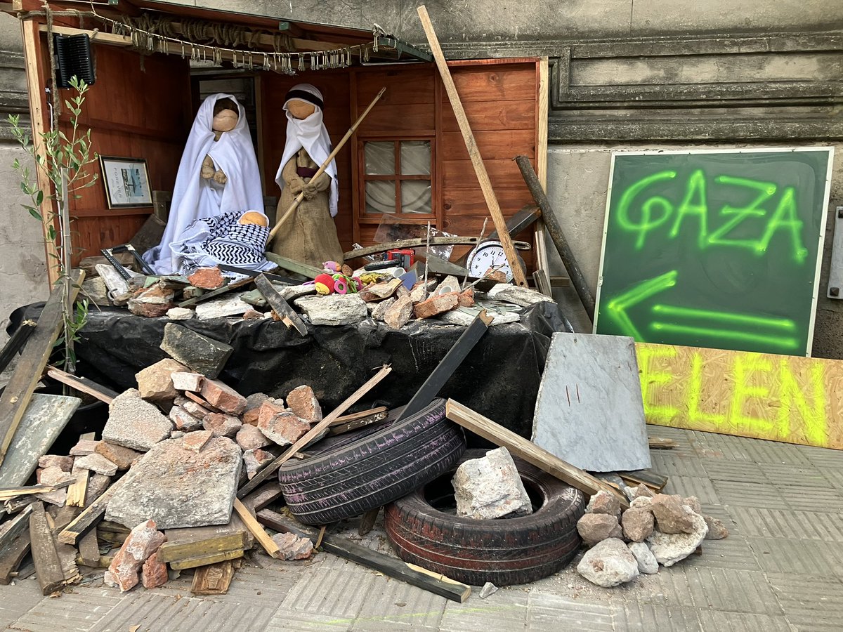 🔴 PESEBRE - En el edificio central de la Iglesia Metodista del Uruguay se instaló un pesebre navideño en solidaridad con lo niños de Palestina. La actividad se enmarca en el Espacio Ecuménico Luz en Palestina <a href="/MVDNoticias/">MVD Noticias</a>