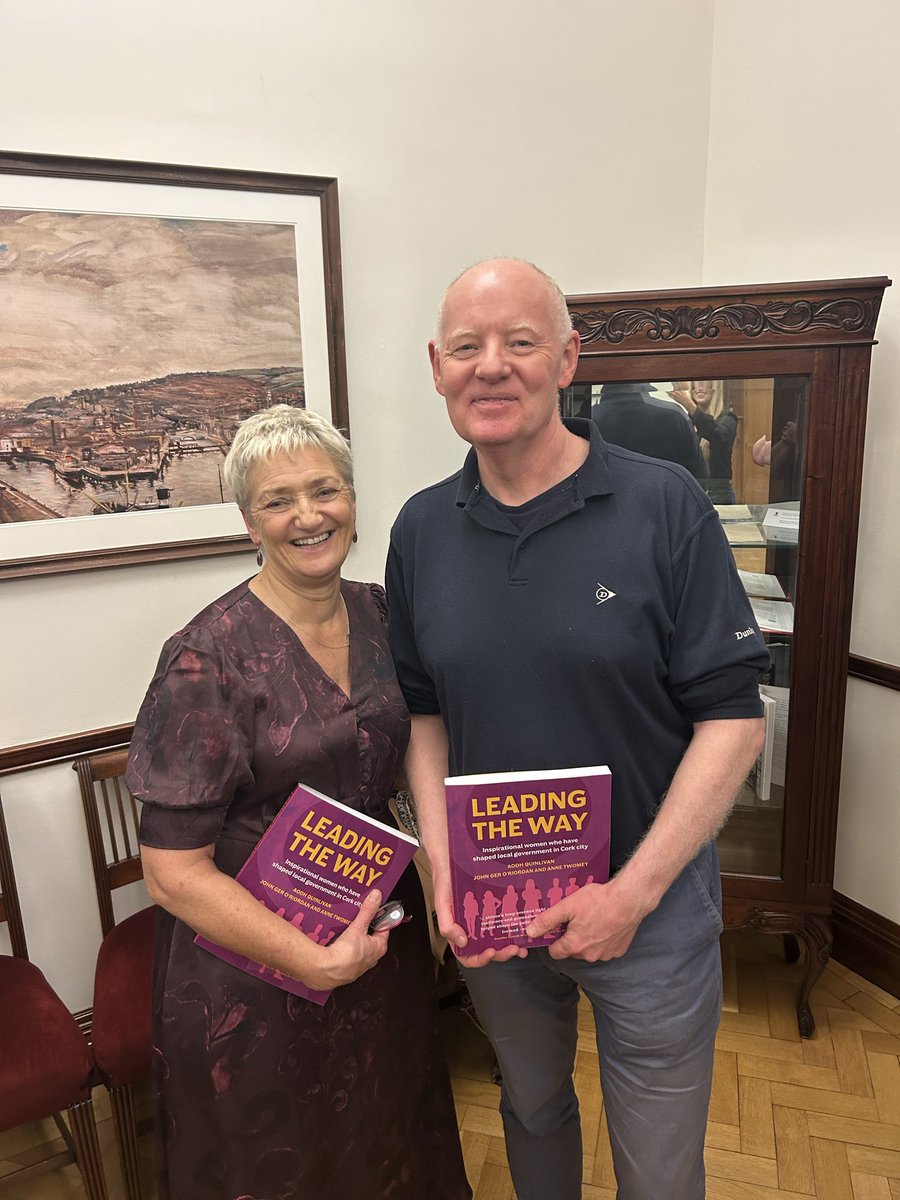 drjohnsheehan's tweet photo. A lovely evening where Lord Mayor Councillor Fergal Dennehy launched a new book tonight in the council chambers in city hall. The book “Leading The Way”written by Aodh Quinlivan, John Ger O'Riordan and Anne Twomey is about women who have shaped local government in Cork City. https://t.co/NUtETsbLx1