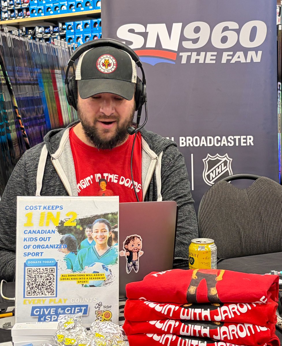 CofDead1's tweet image. 🎙️Our guy @primetimeklein on location today at Adrenaline with @Sportsnet960 in support of @kidsportcalgary 🏒 🏀 ⚽️ 🏈 

All sales from the Hangin in The Dome tee goes to support @kidsportcalgary 👀 rep THIS city 🌆 

Cofdead403.ca 💀 #yyc #flames