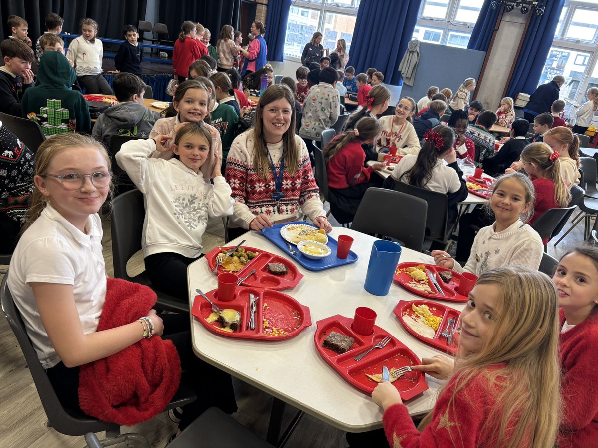 Hatchell Wood tweet media