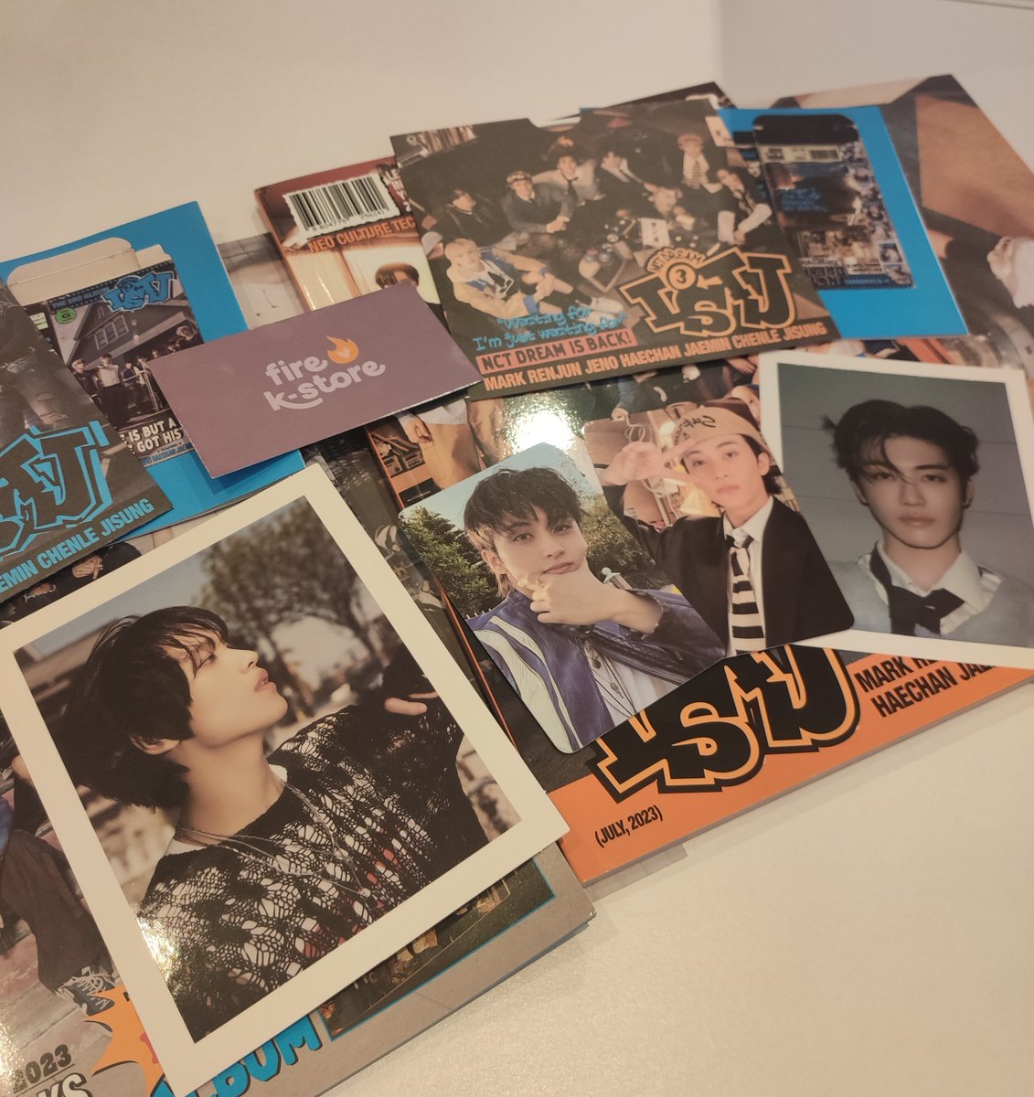 FireKStore's tweet image. [🔥] #NCTzen, o 3° full álbum #ISTJ do #NCTDREAM você encontra aqui 🙀💜 Fizemos um unboxing das duas versões #INTROVERT e #EXTROVERT para vocês conferirem lá nosso Instagram @firekstore 🥳 Esse combo em específico está com um preço diferenciado, não perca!