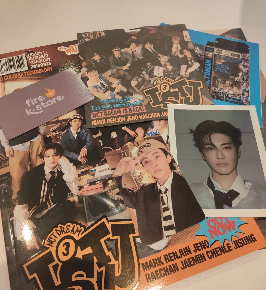 FireKStore's tweet image. [🔥] #NCTzen, o 3° full álbum #ISTJ do #NCTDREAM você encontra aqui 🙀💜 Fizemos um unboxing das duas versões #INTROVERT e #EXTROVERT para vocês conferirem lá nosso Instagram @firekstore 🥳 Esse combo em específico está com um preço diferenciado, não perca!