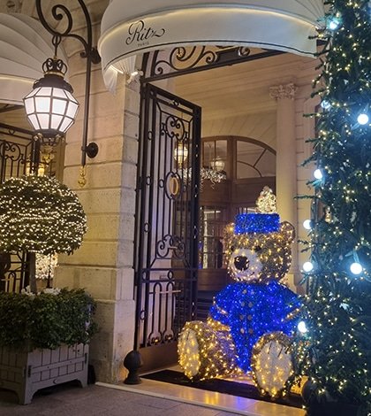 #Goodnighteveryone 
Buona serata , bonsoir 🎄☃️🎅💕💫 
Bonsoir ☃️🎄💫 : 🇪🇺😘
#GoodEveningX : #America : 🇪🇺😘☃️🎄💫💕🎅