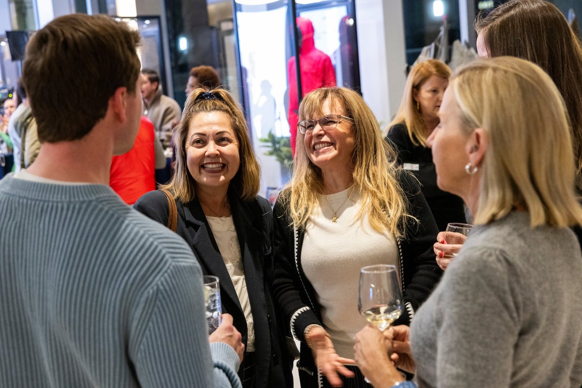 motionpictures's tweet image. Nothing will stop Ella McCay.

Filmed in Rhode Island, this movie uses iconic locations across the Ocean State to tell the story of a big fish in a small pond as Ella balances family, work, public service, and life as a Governor.

This early screening was made possible by The…