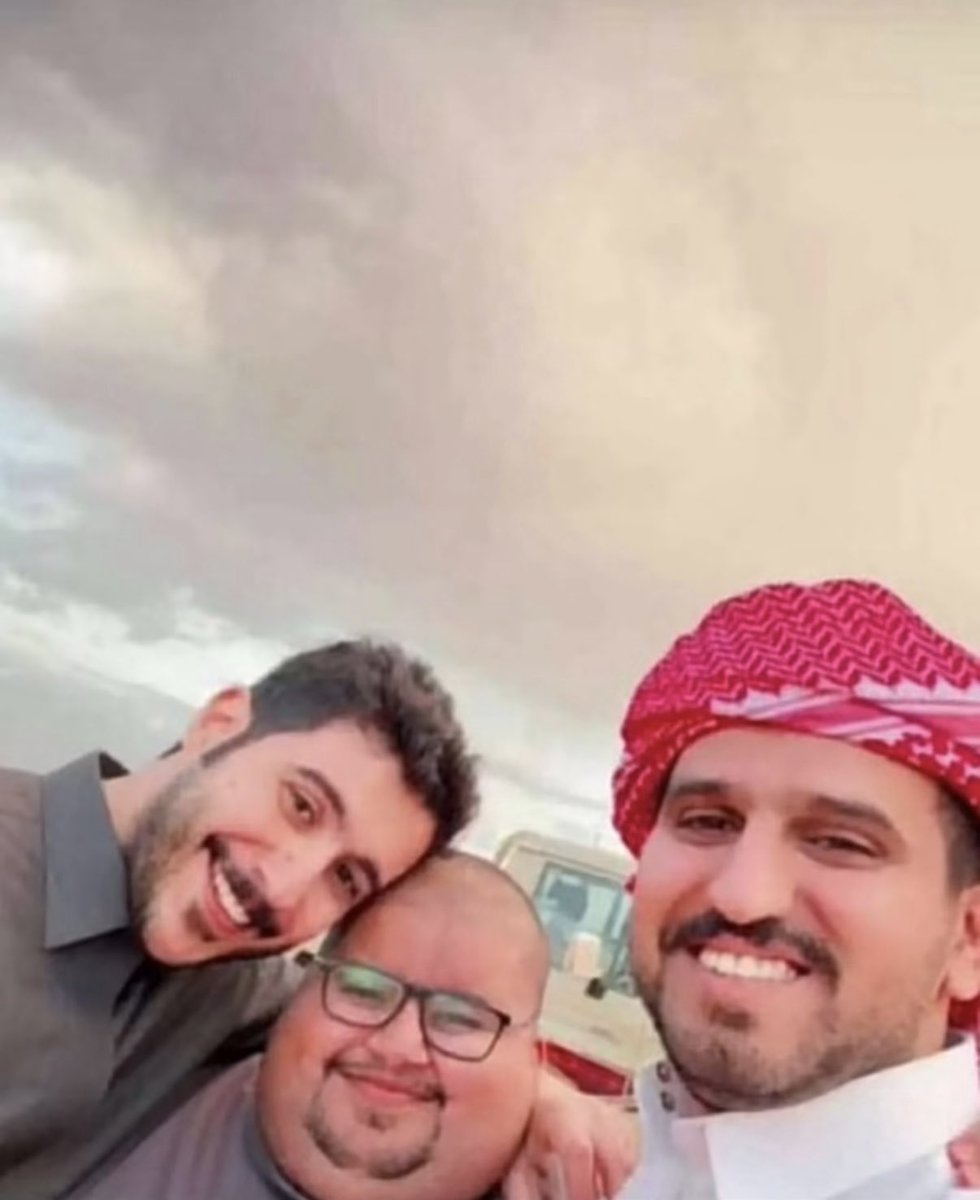 ببالغ الحزن والأسى فقدنا اليوم طيب الأثر #ابو_مرداع إثر حادث مروري مأسوي في منطقة حائل،اللهم اغفر له وارحمه، واسكنه فسيح جناتك، وألهم أهله وذويه الصبر والسلوان اللهم واشفِ #ابو_حصه ودخيل بن مرزوق وامنّ عليهما بالشفاء العاجل والعافية
إنا لله وإنا إليه راجعون