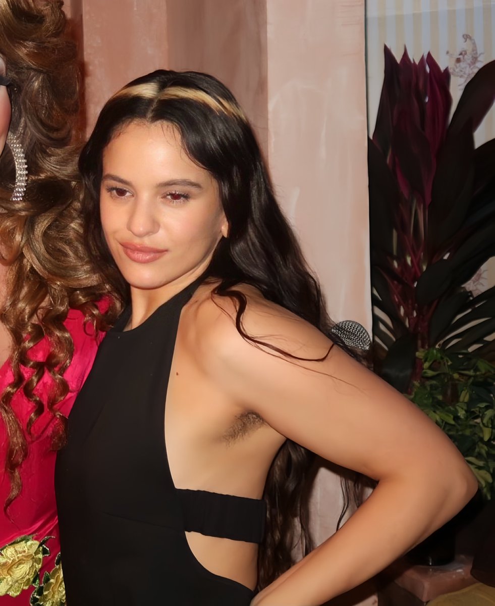 rosaliaspics's tweet image. hot girl