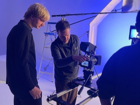 VAEZR Studio tweet media