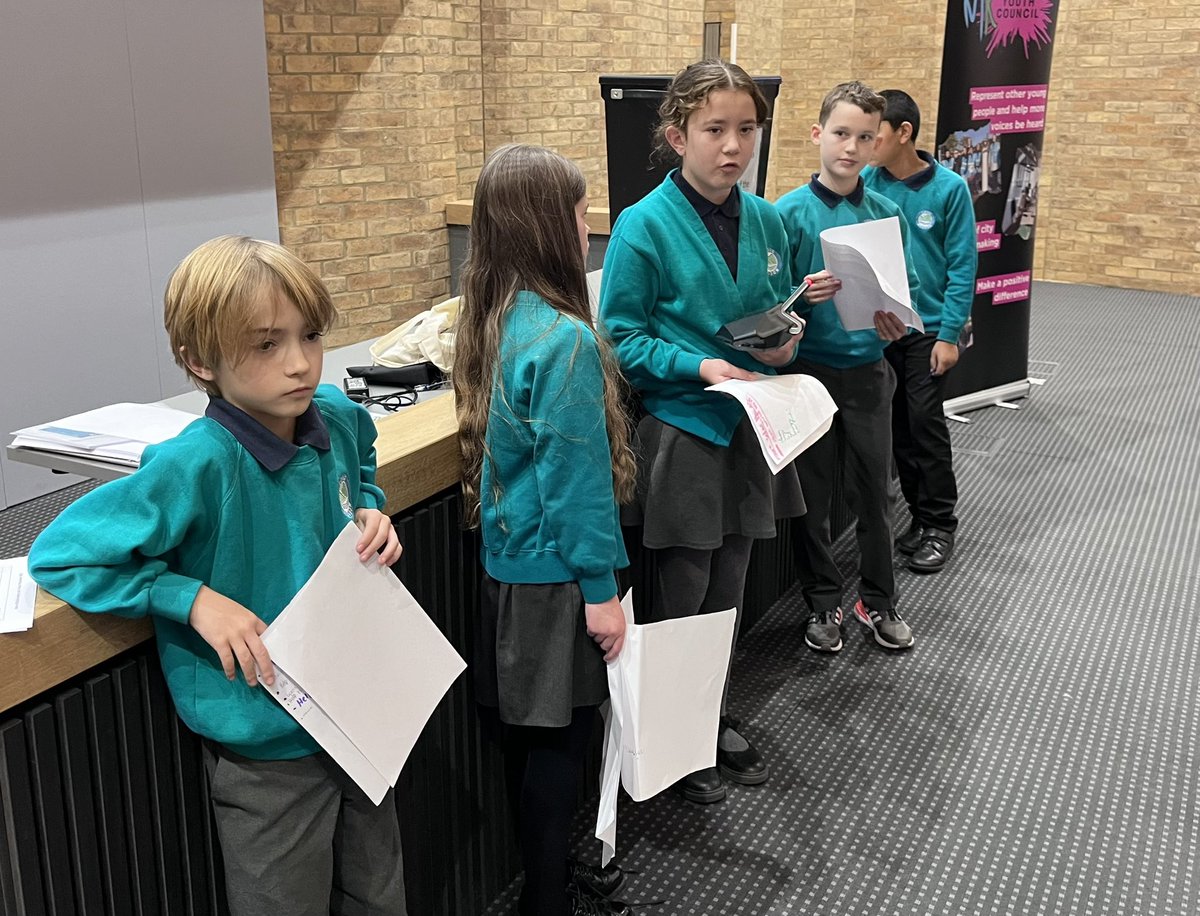 Mr Summers tweet media