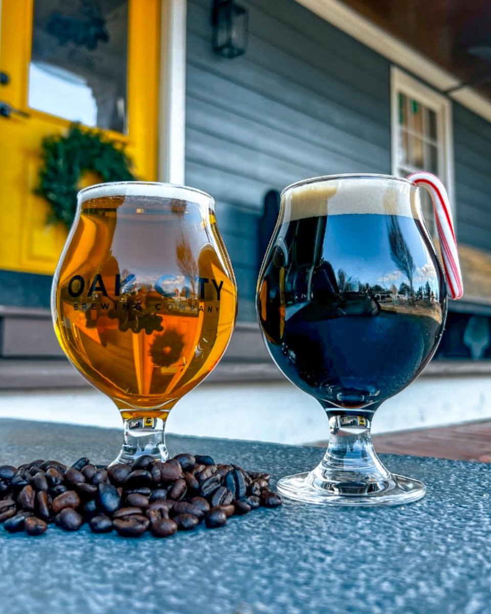 Early pours and a perfect parade view. 🍻 
.
We’re opening at 9 AM this Saturday for the parade, so you can snag a Cawfee LSR or Mint Condition to pair with the festivities, watch the Christmas Parade &amp; then roll right into our Holiday Market!🎄
.
#OakCityBrews #Knightdale