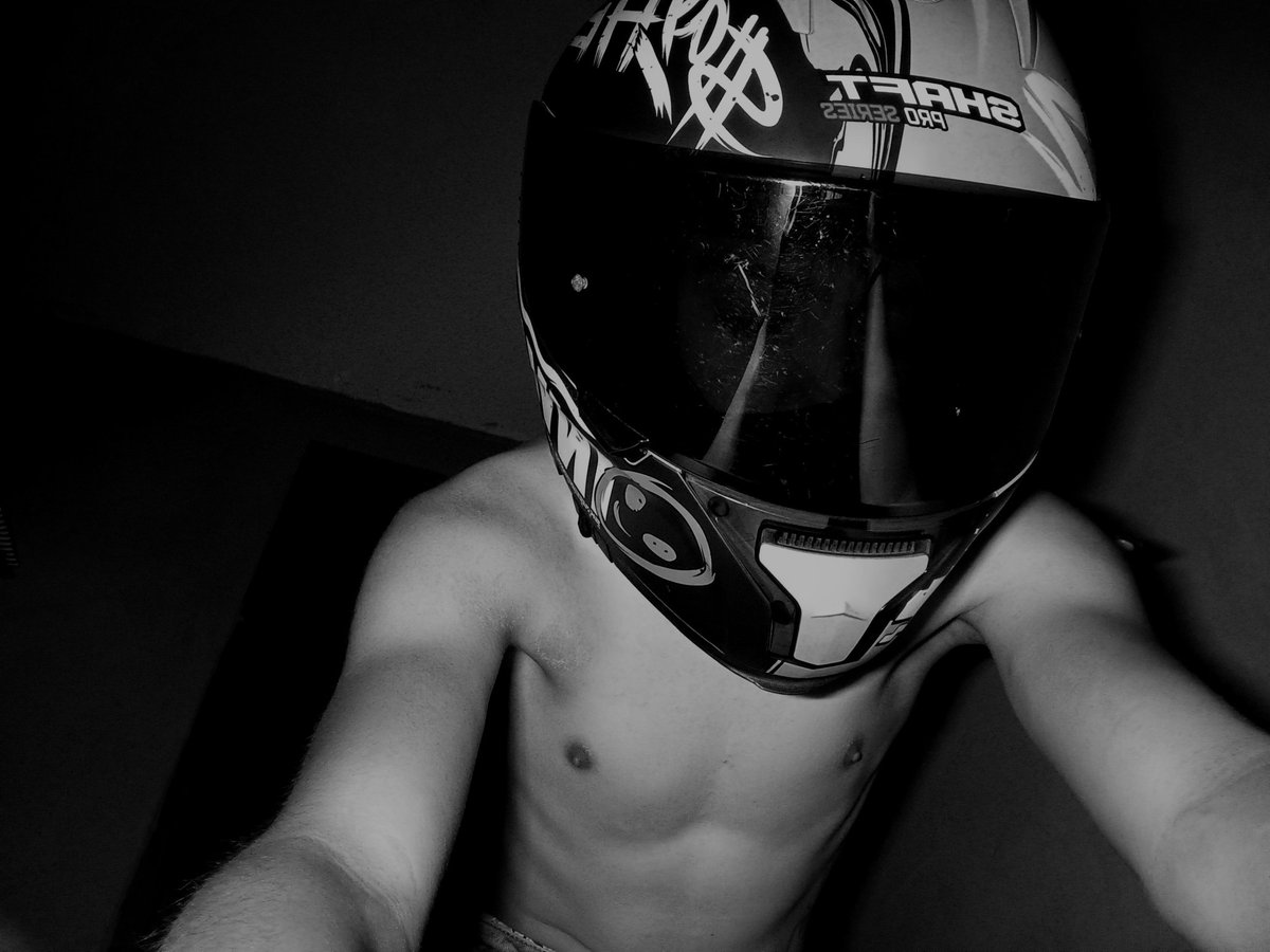 biker hot 🔥🫦 tweet media