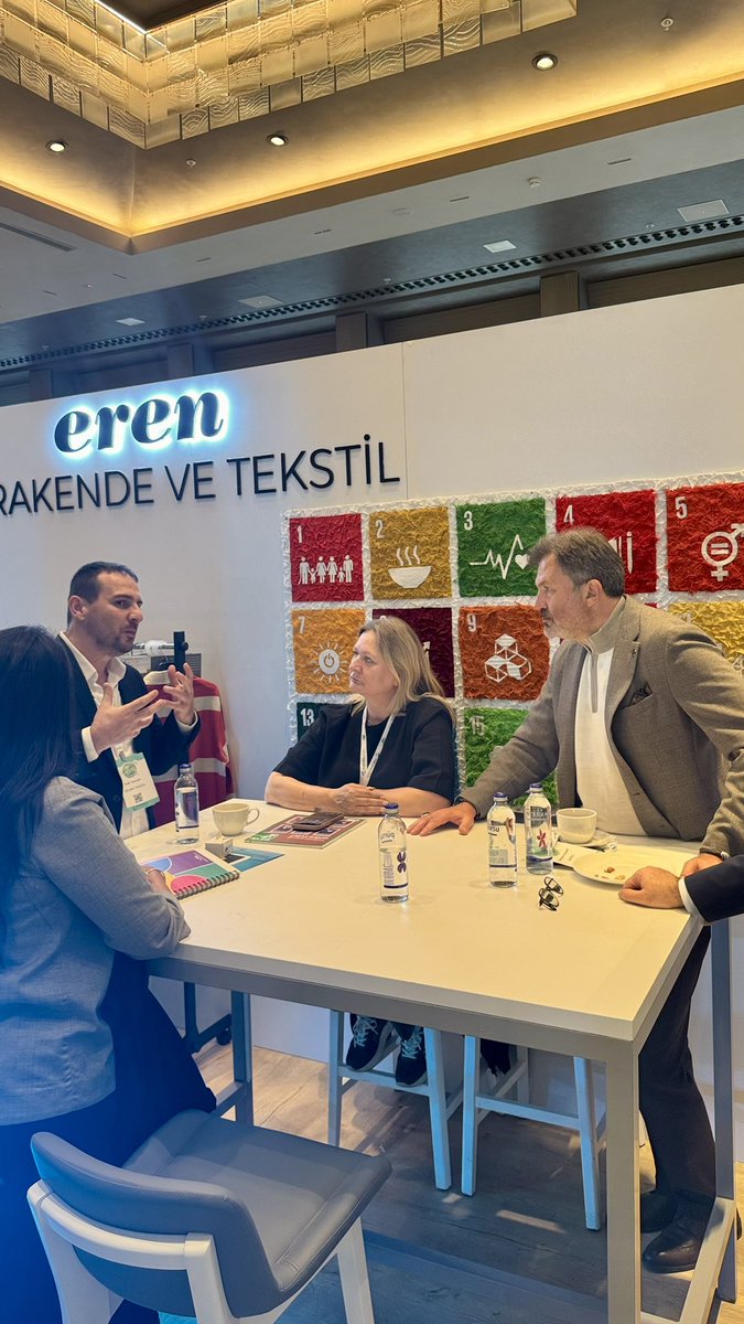 What an event! I’ve never seen Sustainability Talks Istanbul this crowded and sessions were so full that people. The energy around our industry’s future was incredible. I listened to sharp insights from recycled fiber producers, innovators, fashion brands, and ARMEDANGEL