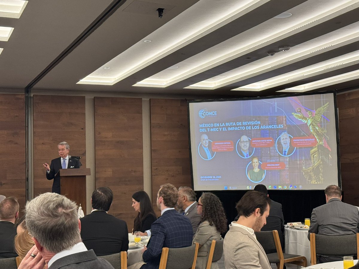 CMXpartnerships's tweet photo. Strengthening North American Collaboration 🇲🇽🇺🇸🇨🇦
Our President, @jsnavarroe joined an important forum by @ComceMex in CDMX on the upcoming USMCA review and tariff impacts, connecting with the new @cceoficialmx President, José Medina Mora Icaza, and other sector leaders. https://t.co/Ati4SuLESq