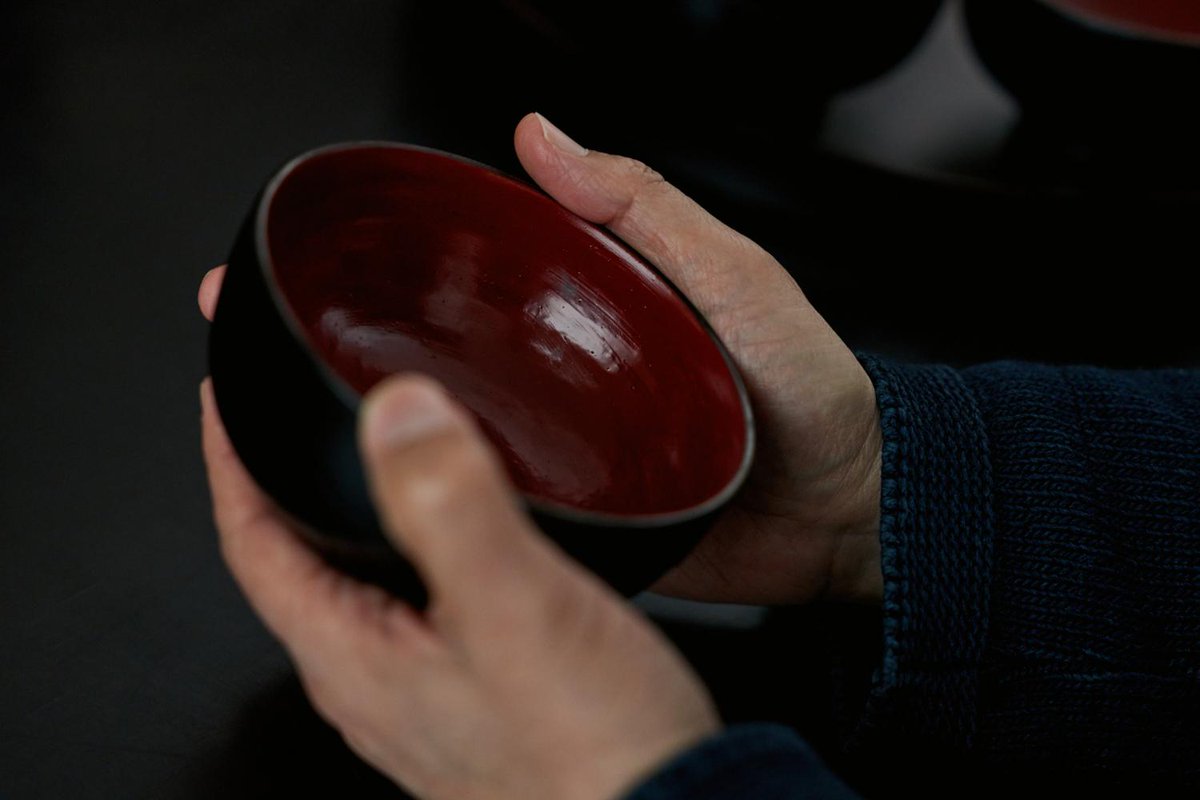 【新着】「2025年ベストバイ」、3人目は料理研究家・土井善晴さん。名著「一汁一菜でよいという提案」をはじめ、料理番組「おかずのクッキング」「きょうの料理」などでもお馴染みの存在です。そんな土井さんが 2025年に買ってよかった珠玉の5点を教えてくれました。