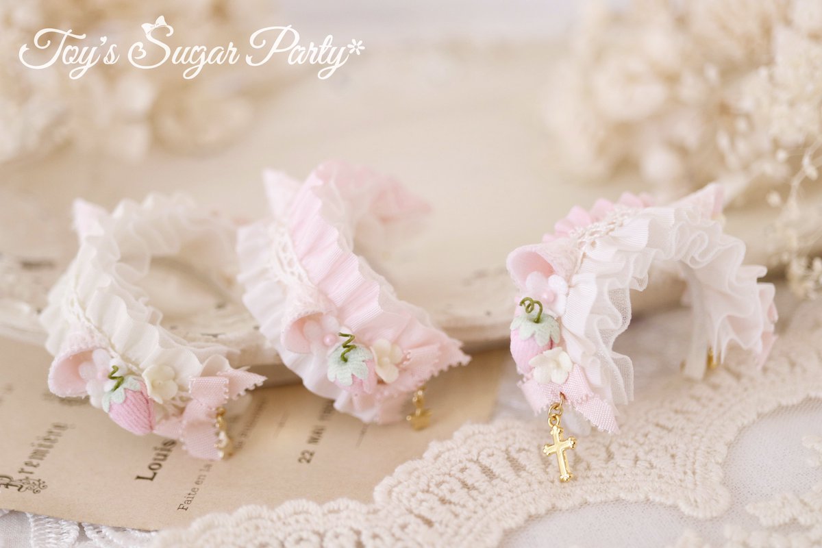 🎀手染めの耳付きヘッドドレス 🍓ver🎀

ꫛꫀꪝ✧‧˚
🤍1/12、シュガカプサイズ🤍
🐈《ピンク》

フリルやチャームの組み合わせは何種類かあります♡

#アイドール東京 #アイドール75