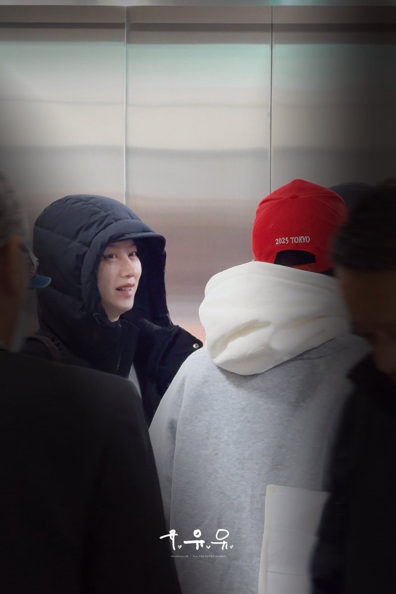 251212 NGO 입국 

늘 고맙고 사랑한다❤️🤍💙

#SUPERJUNIOR #83line 
#LEETEUK #이특 
#HEECHUL #희철