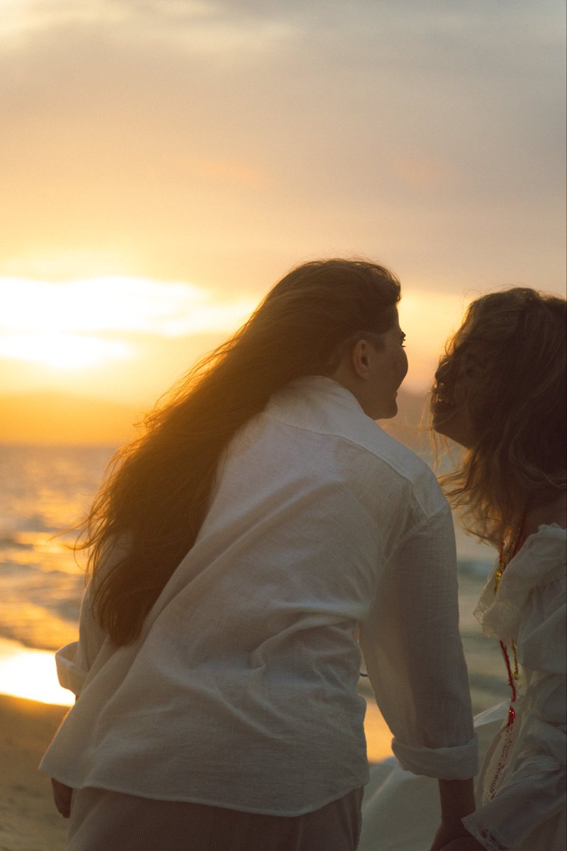 scorppoison's tweet photo. vai ter casal sáfico se casando em breve sim 🤍 https://t.co/SNScNJqrza