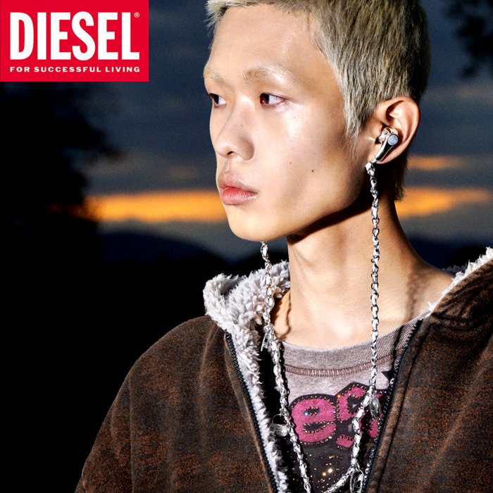 DIESEL Wired Earbuds ────────── 大胆なインダストリアル