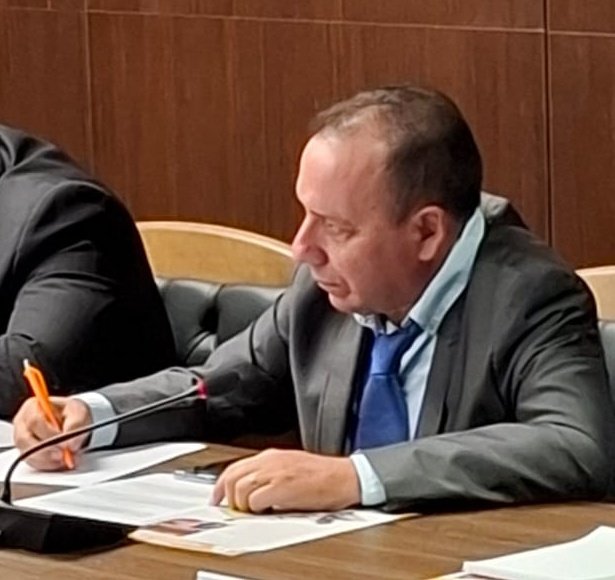 Guerrerotony161's tweet photo. Hoy recibí la dolorosa noticia del fallecimiento del Ingeniero Rolando Moreno Peña, ex vicedirector de la Dirección General de Desarrollo Estratégico del #MICONS
Imborrables son los recuerdos de las misiones de trabajo que cumplimos juntos.
EPD. Condolencias a sus familiares. https://t.co/dqbs96R4O2