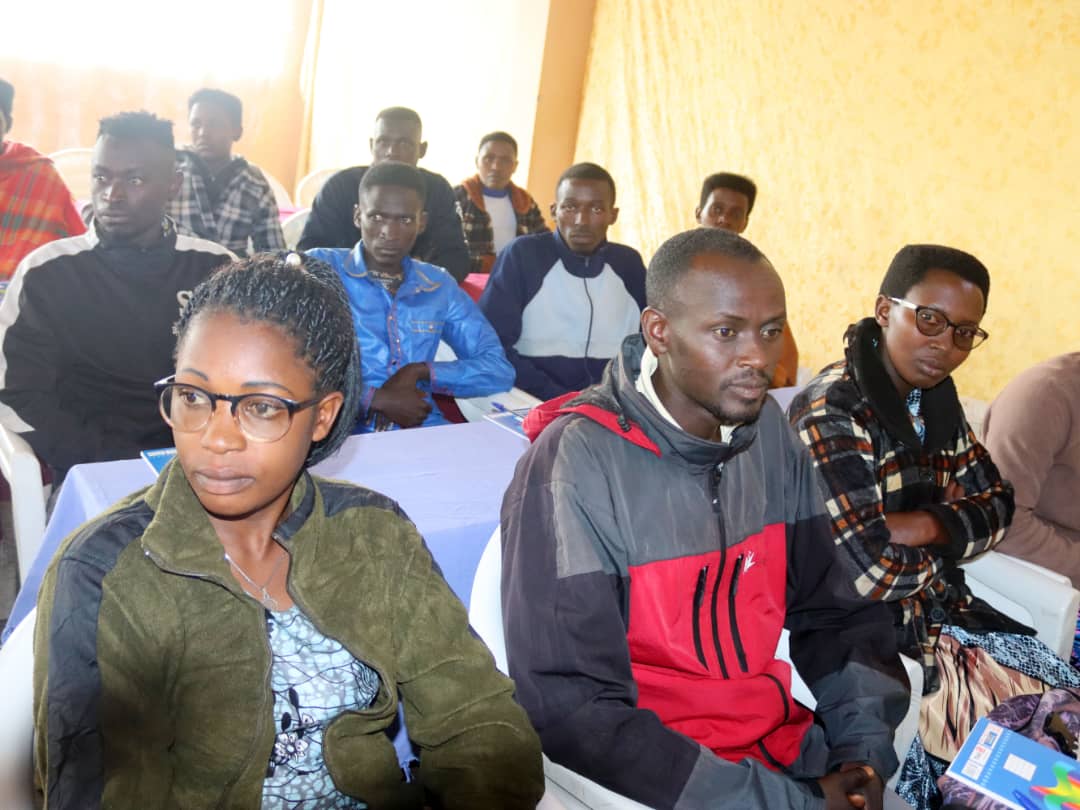 MinTFPSS_bdi's tweet photo. #Burundi: Mme Faustine NDAYISHIMIYE D.G a.i a fait savoir que l'objectif de ces cadres d'échanges est d'accroitre l'accès et la satisfaction des groupes cibles de l'OBEM et du #PRODER à des programmes spécifiques et performants visant la promotion de l'emploi et l'entrepreneuriat https://t.co/NexZuFdLXN