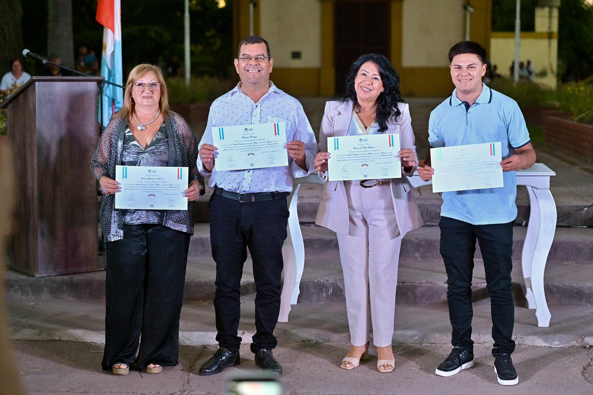 💛 Acompañamos a Carina Gaspari en su asunción como Presidenta Comunal de #Piñero, un ejemplo de constancia dándole pelea a un poder que parecía jamás podía ser desplazado. Queda un arduo trabajo por delante pero todo va a ser para bien de la gente.