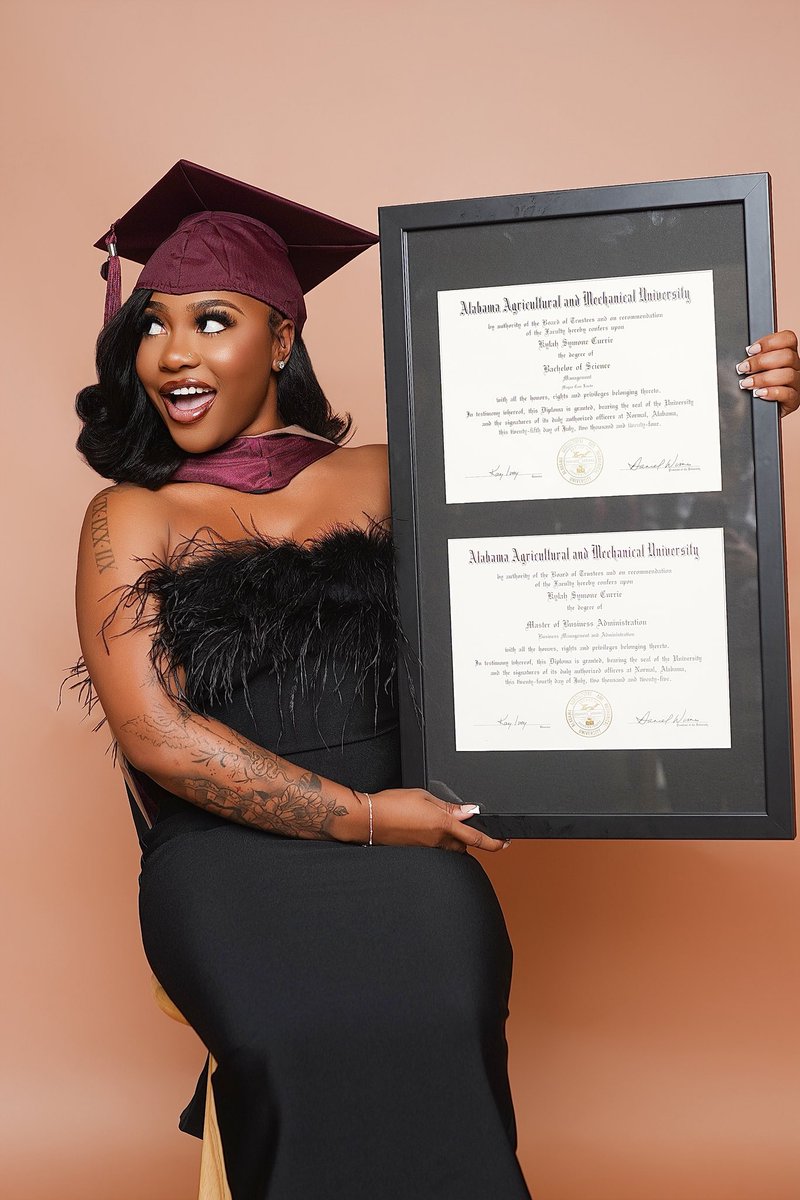 moneygirlky's tweet image. just joined the 10% 🔥👩🏽‍🎓