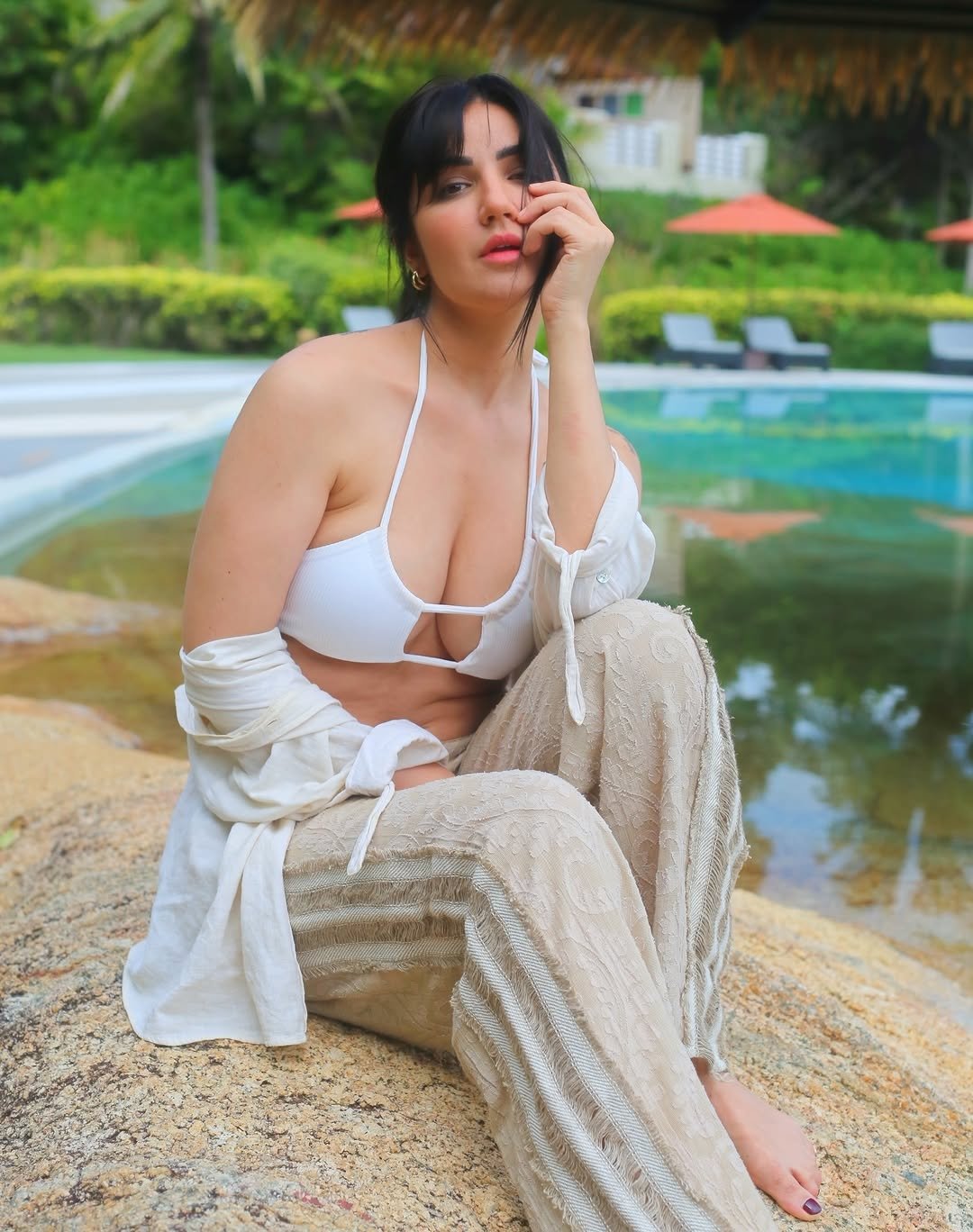 G7755IIa4AA_wtj?format=jpg&name=large