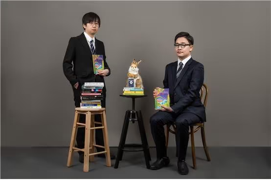 저 트윗의 그린듯한 예시 이 사진이 떠오른다 ㅋㅋ 
순서대로 전삼혜 작가님, 듀나 작가님(토끼), 이산화 작가님인데 듀나의 대표 캐릭터가 뭔지도 모르고 전삼혜 작가님을 지들 기준으로 남성으로 패싱해서 여기 대표는 죄다 남자들이다 듀나도 남자(토끼둥절)다!! 하고 개욕먹던 사진