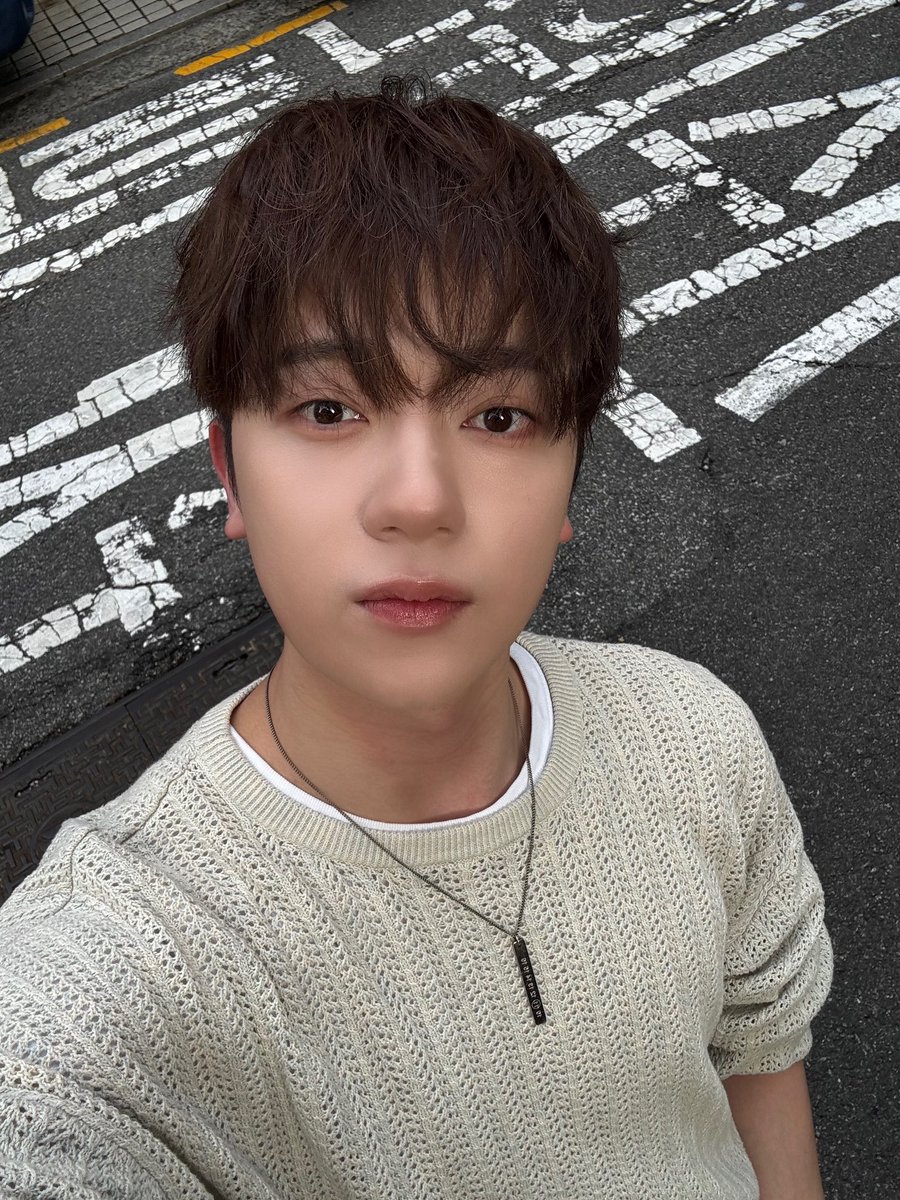 xxtangeo's tweet photo. @omegax_official
OMEGA X is pure talent! He radiates star power! ⭐ He leads with intention and heart, and the result is something that stays with you.

#OMEGAX #SELFDRIVENIDOL
#STARGLOW #TheFirstGlow #Redslippers https://t.co/9LEFfPLdbA