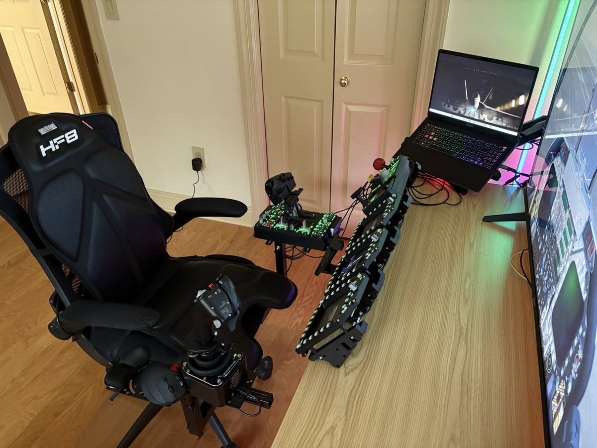 winctrlofficial's tweet image. A mobile cockpit—that’s a great idea👏
#dcs #flightsim #F18 #F16