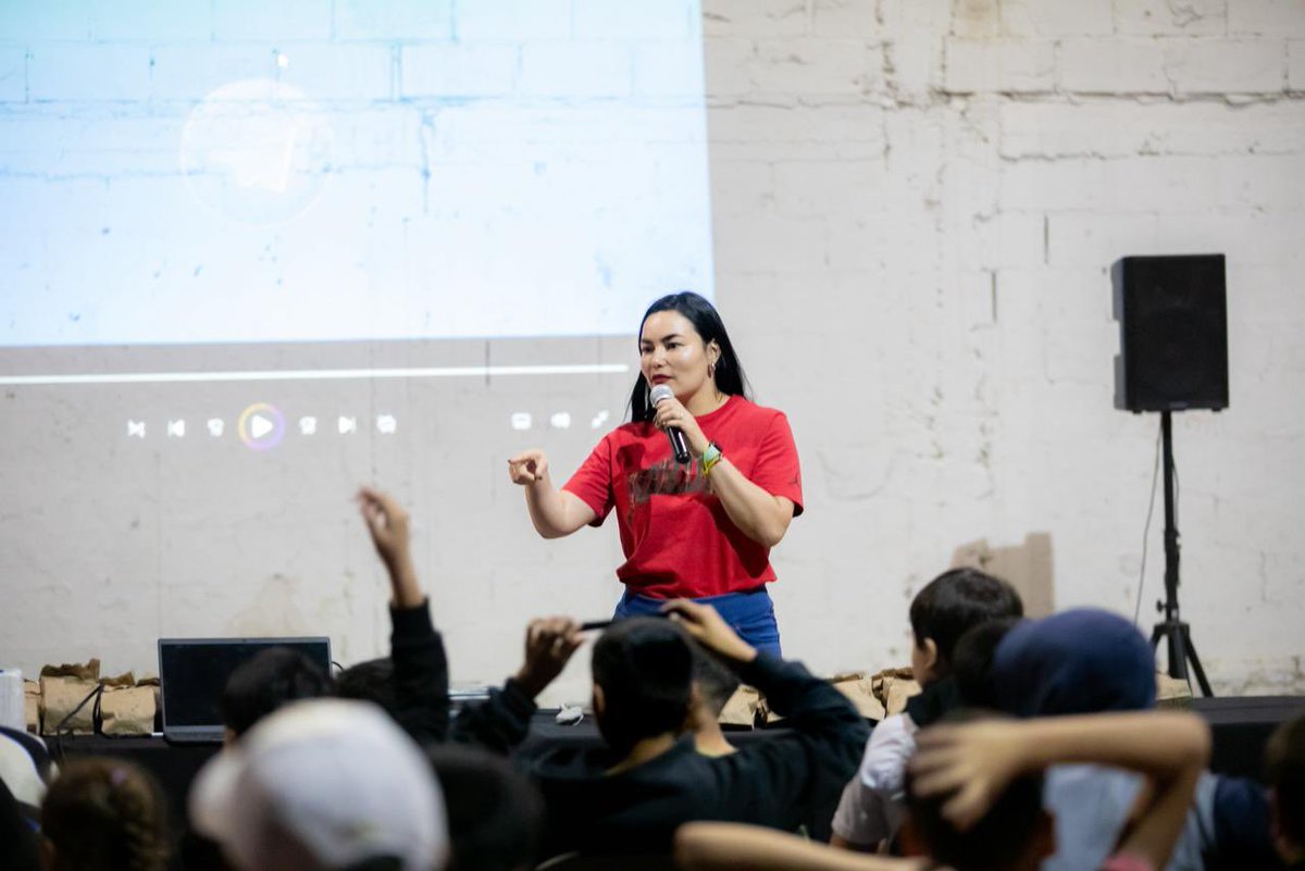 CERRAMOS LA NOCHE CON CASA LLENA✅ 

Llevamos el cine a tu colonia con la firme intención de que toda la familia salga, se divierta.
El gobernador <a href="/AlfonsoDurazo/">Alfonso Durazo</a> nos invita día a día a generar espacios de sano esparcimiento a sabiendas de que esto refuerza la salud mental y