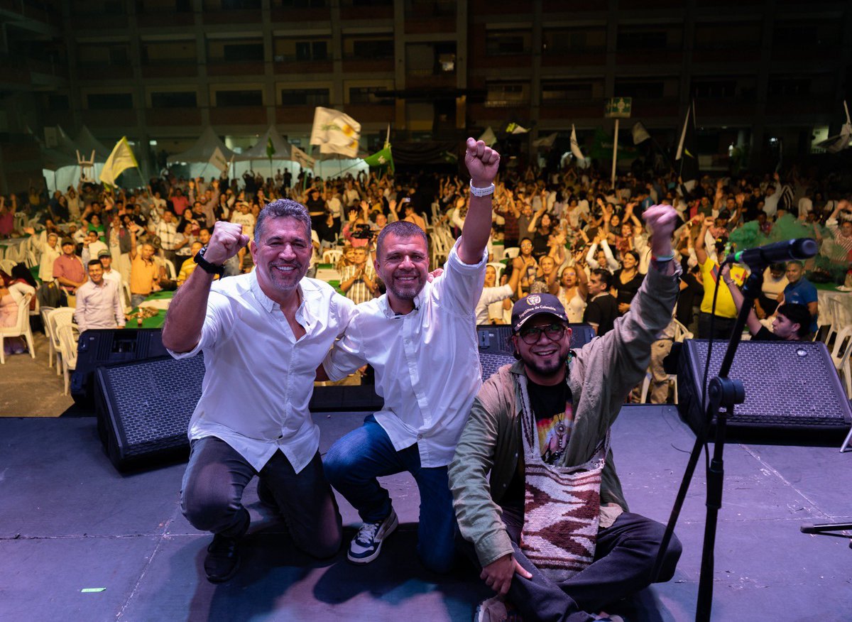 LeonFredyM's tweet photo. FRENTE A MÁS DE 2.000 PERSONAS, LANZO MI CANDIDATURA  AL SENADO POR EL @PartidoVerdeCoL. EL #8.

Junto a @tavogarciapi nuestra fórmula a la Cámara por Antioquia, lucharemos en el Congreso para defender las reformas y cumplirle al pueblo trabajador.

Seguiremos defendiendo a Antioquia y a Colombia del uribismo, que quiere echar para atrás todo lo que hemos logrado en estos cuatro años.

De frente por Colombia y Antioquia.
Este 8 de marzo, vota el #8 en la coalición del @PartidoVerdeCoL.

#DeFrentePorColombia